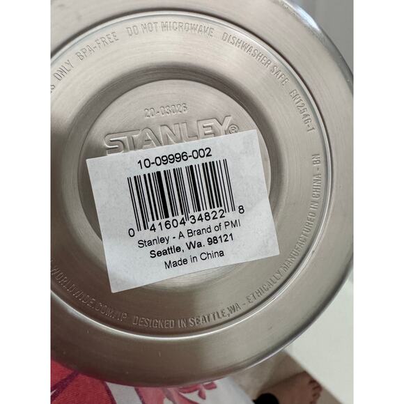 Stanley IceFlow Flip Straw Jug with Handle 40 oz| Twist On Lid and Flip Up Straw - Picture 5 of 7